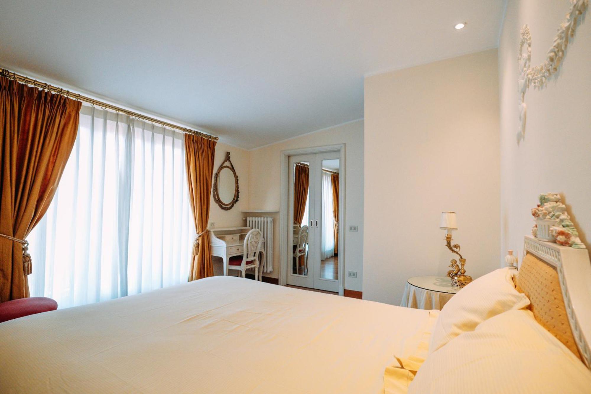 Suite Romantic Vista Lago Stresa Buitenkant foto