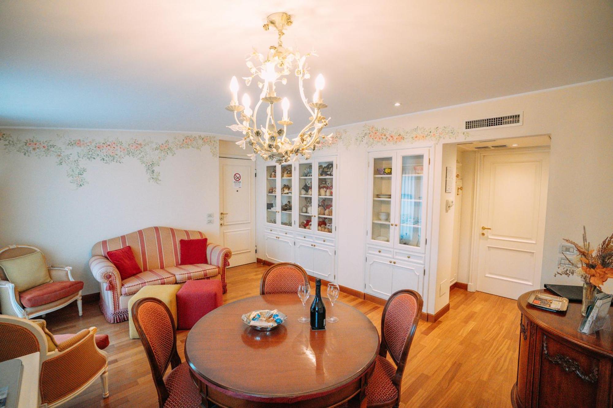 Suite Romantic Vista Lago Stresa Buitenkant foto