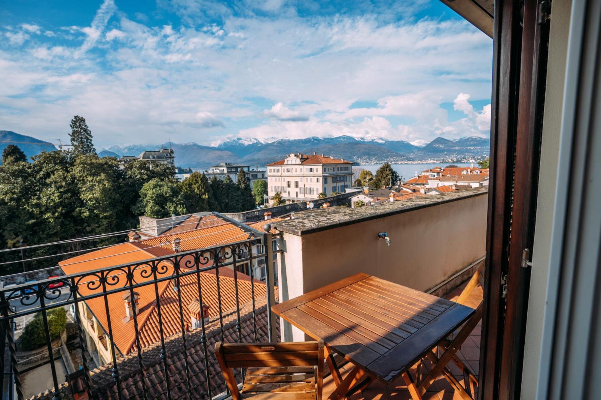 Suite Romantic Vista Lago Stresa Buitenkant foto