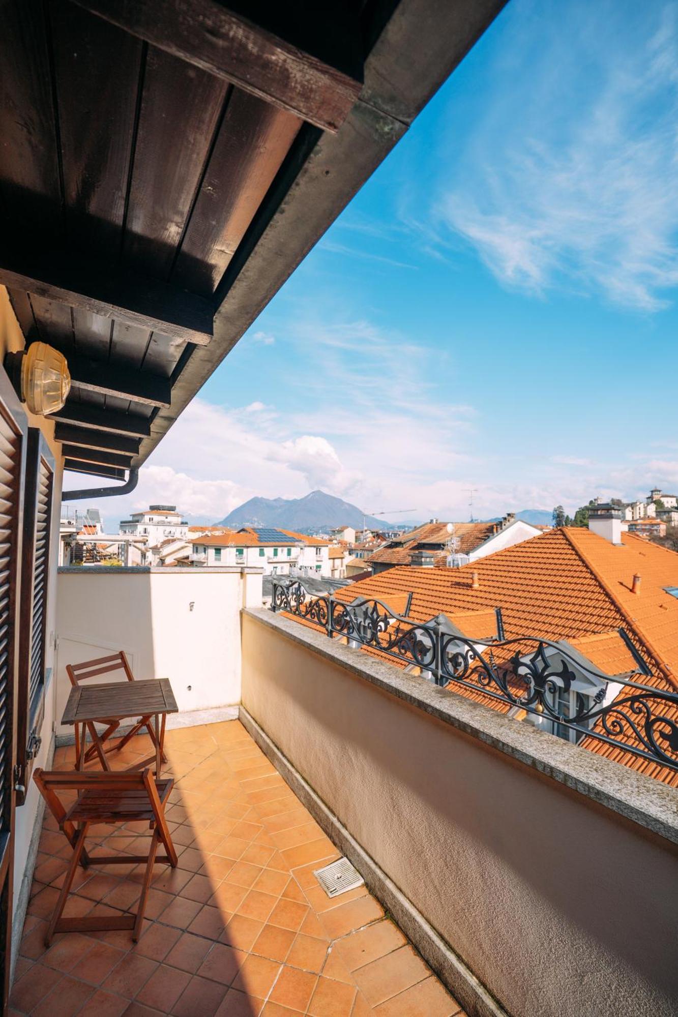 Suite Romantic Vista Lago Stresa Buitenkant foto
