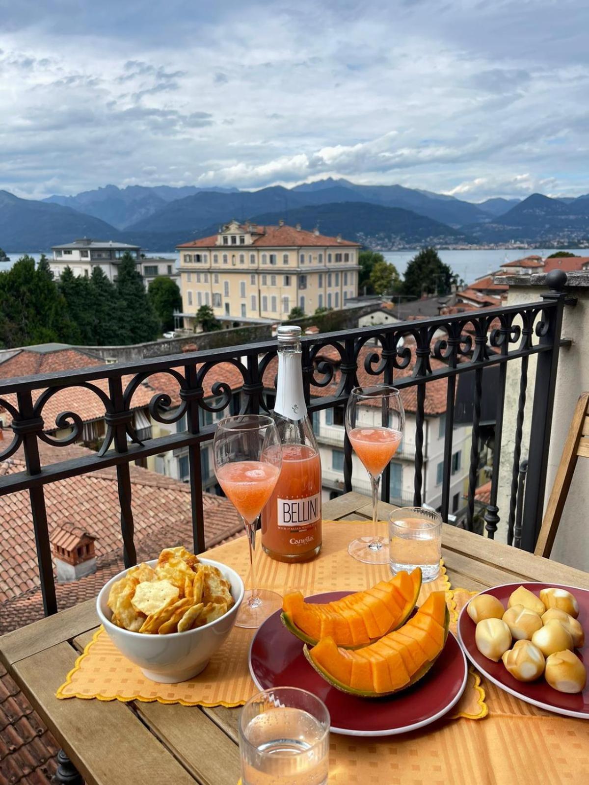 Suite Romantic Vista Lago Stresa Buitenkant foto