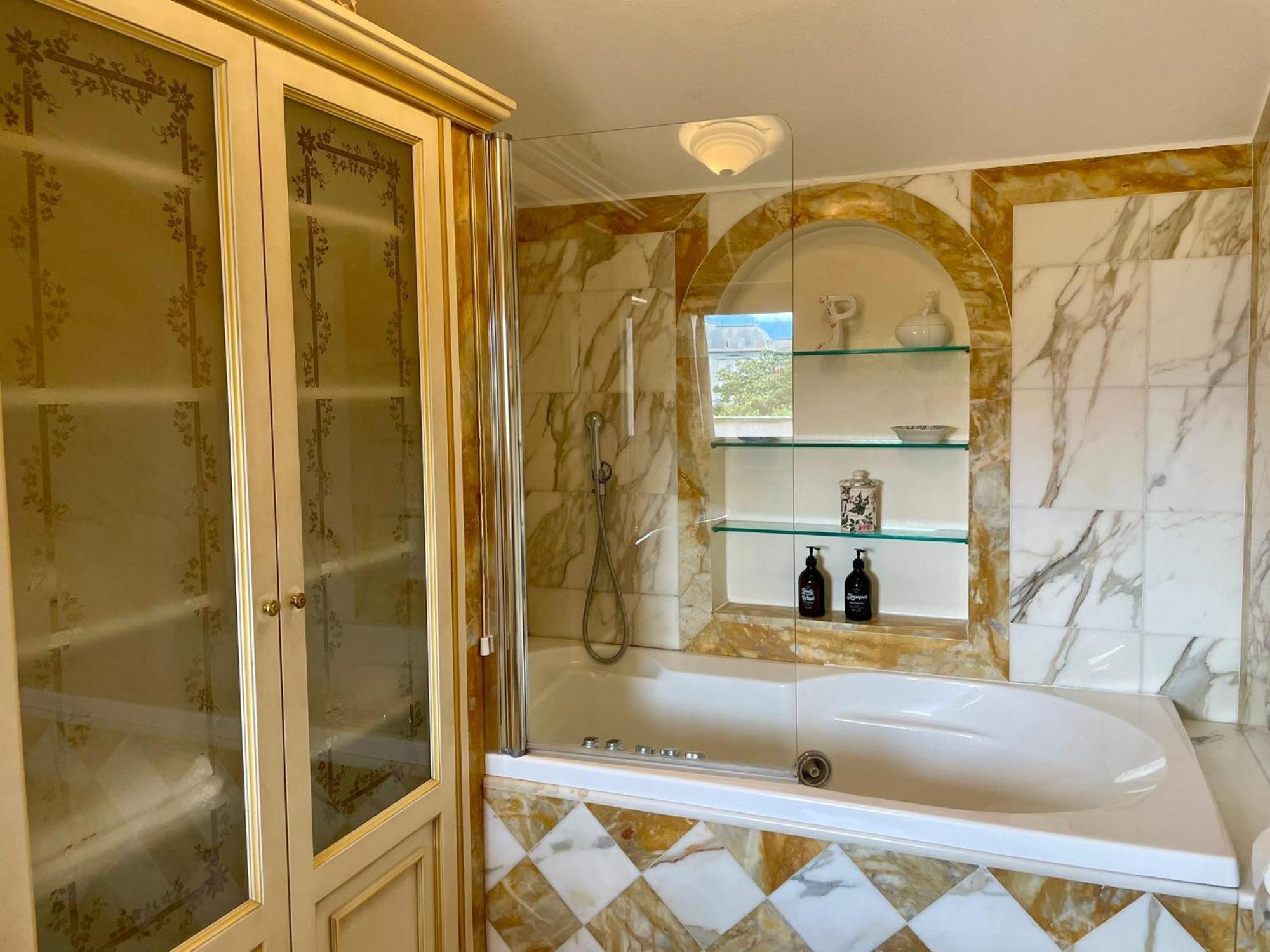 Suite Romantic Vista Lago Stresa Buitenkant foto