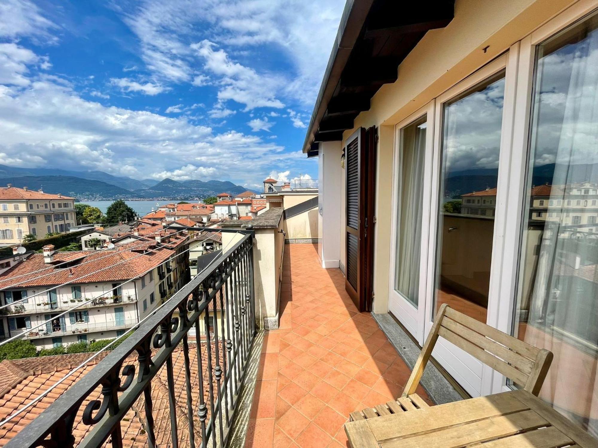 Suite Romantic Vista Lago Stresa Buitenkant foto